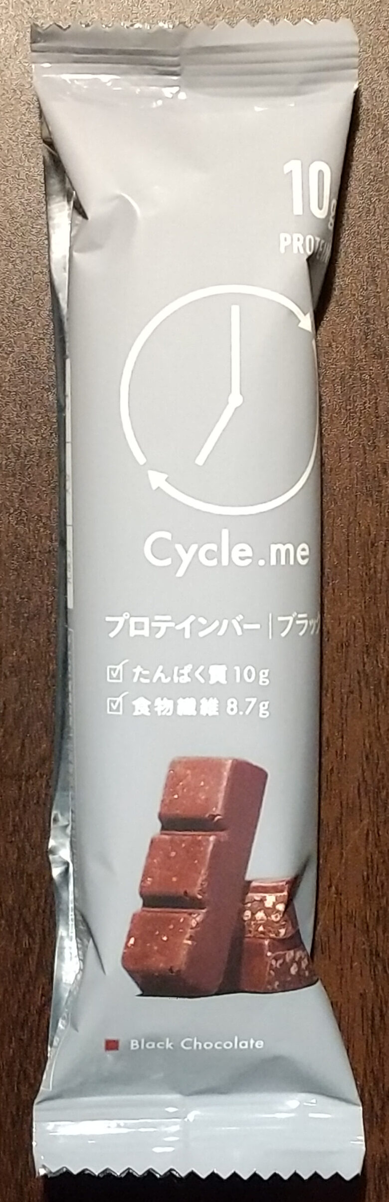 画像：Cycle.meのプロテインバーブラックチョコレートのパッケージ