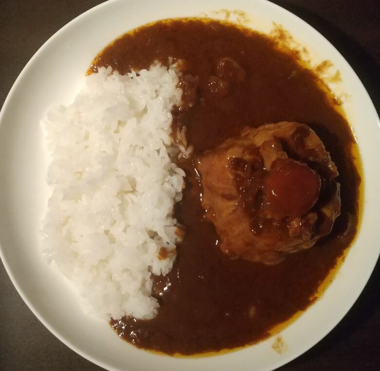 画像：長崎豊味館の牛テールカレーgorotto（ゴロット）の調理後